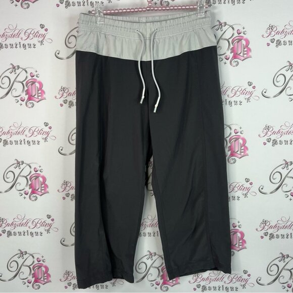 lululemon athletica cropped crop pants Gray Joggers comfy yoga - Picture 1 of 9
